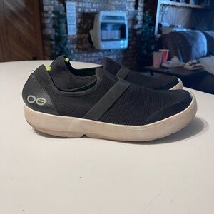 OOFOS OOmg Low eeZee Women’s Size 10 Black Slip On Shoes Sneakers